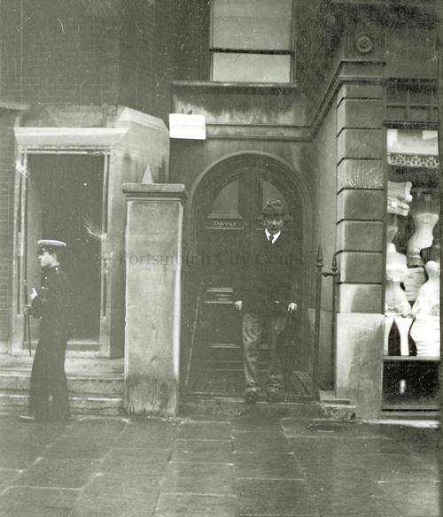 Conan Doyle outside Bush Villas 1910